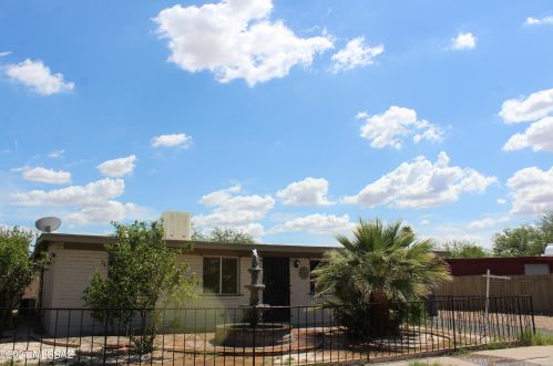 1308 Illinois St, Tucson, AZ 85714-3138