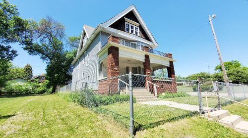 1351 44th St, Milwaukee, WI 53208-2730