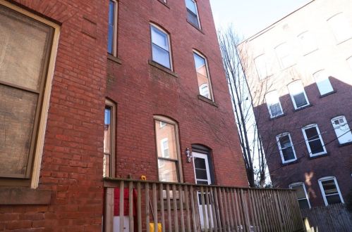 44 Mattoon St, Springfield MA 01105-2580 exterior