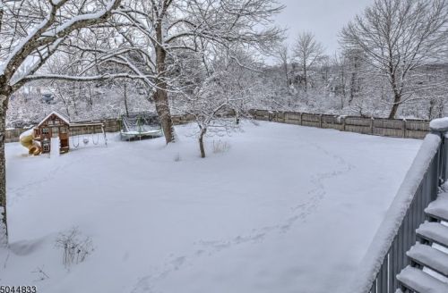 6 Ryan Ct, Chester NJ 07930-3002 exterior