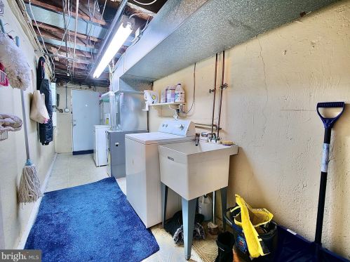 439 Park Dr, Manor PA 19036-1617 exterior