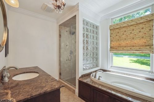 61 Webster Dr, Berkeley Heights NJ 07922-2028 exterior