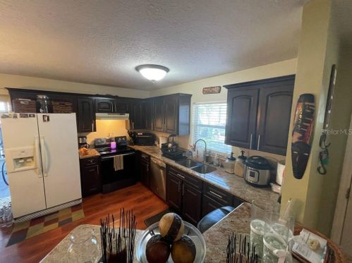 10110 Mitchell Ave, Tampa FL 33612-8019 exterior