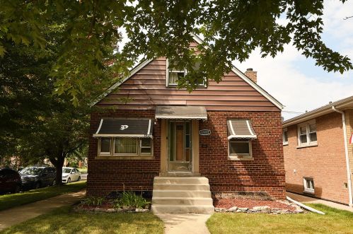 5922 59th St, Chicago, IL 60638-3603