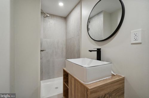 5920 Ellsworth St, Philadelphia PA 19146-2828 exterior