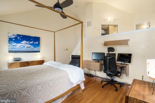 3803 Courtland Cir, Alexandria VA 22305-2061 exterior