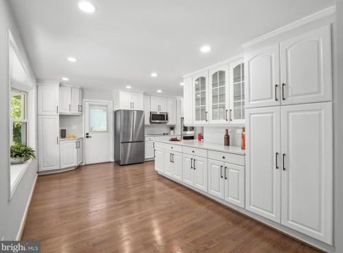 11839 Enid Dr, Rockville MD 20854-3454 exterior