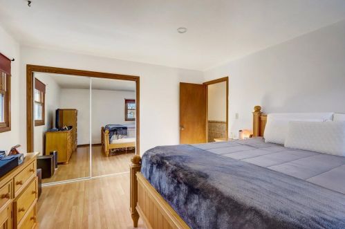 2327 Parnell Ave, Milwaukee WI 53221-4250 exterior