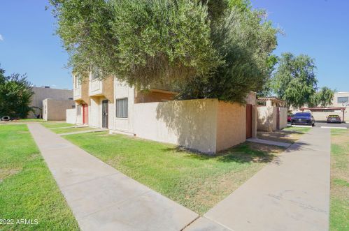 4252 67th Ln, Phoenix AZ  85033-8248 exterior