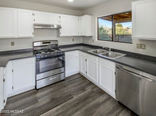 8435 Spring Creek Dr, Tucson, AZ 85742-4841