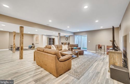 110 Pichelman Rd, Limerick PA 19468-2735 exterior