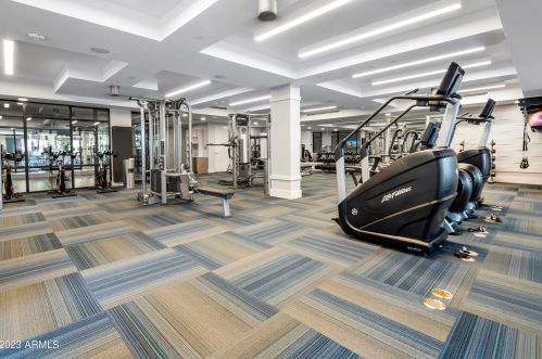 5250 Deer Valley Dr, Phoenix AZ  85054-4148 exterior