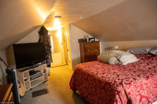 1055 Farrington St, Saint Paul MN 55117-5103 exterior