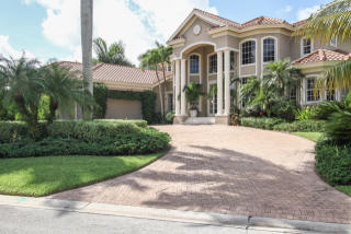 378 Neptunes Bight, Naples, FL 34103-3535