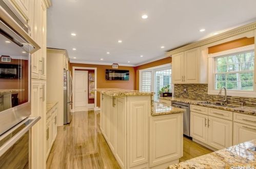 34 Fielding Ave, Huntington Station NY 11746-6731 exterior