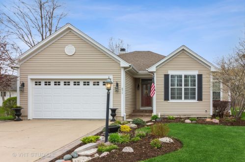 671 Prairie Ridge Dr, Bull Valley, IL 60098-4103