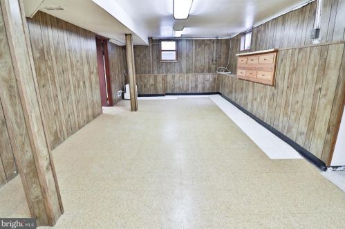 1201 Clagett Dr, Rockville MD 20851-2116 exterior