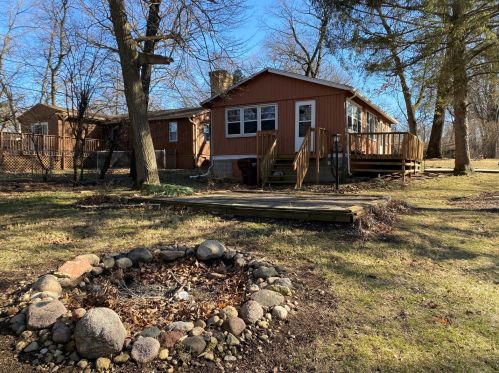 8520 Dorr Rd, Bull Valley IL 60097-8888 exterior