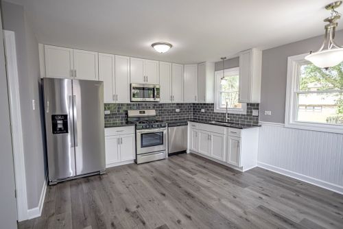 626 Willow Rd, Matteson, IL 60443-1354