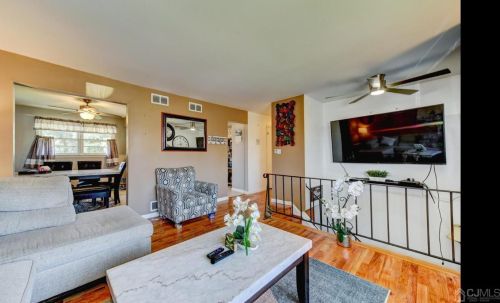 226 Prospect Ave, Green Brook NJ  08812-1418 exterior