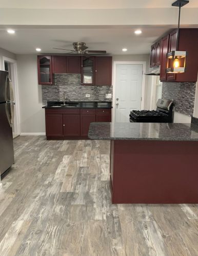 1425 Cleaver St, Chicago, IL 60642-2332