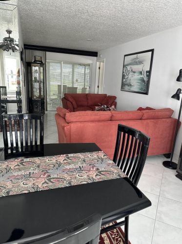 1514 21 St, Boynton Beach FL 33426-6428 exterior