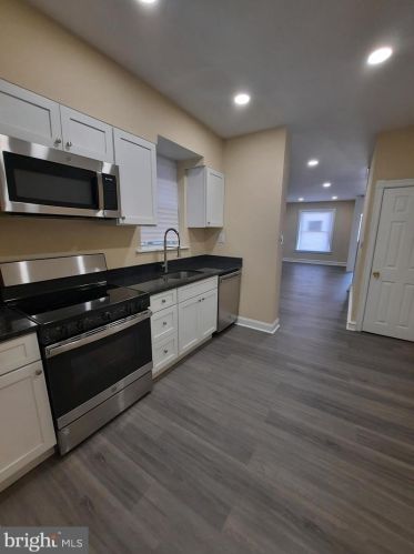 3444 Front St, Philadelphia, PA 19140-4610