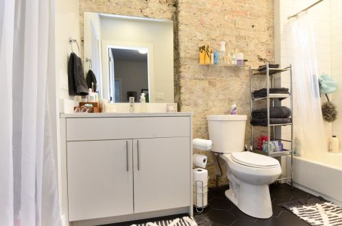 2649 Altgeld St, Chicago IL 60647-1872 exterior