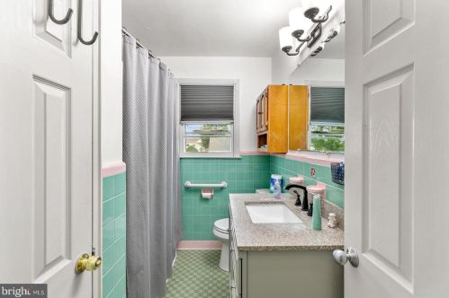 5324 Frosthoffer Ave, Camden NJ 08109-1103 exterior