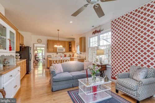 77 Warwick Way, Southampton NJ 08088-1150 exterior