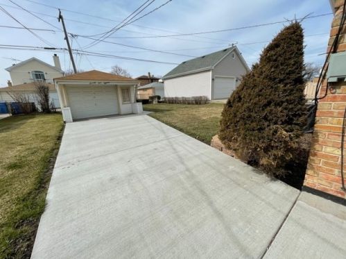 7418 Olcott Ave, Chicago, IL 60631-4319