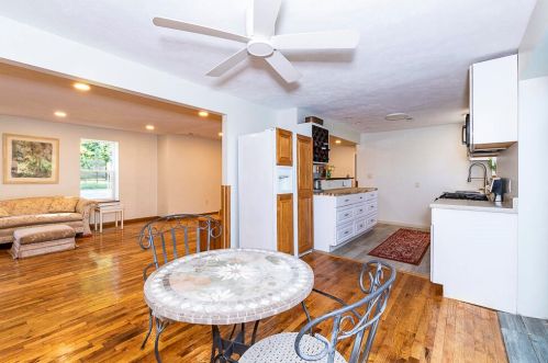 6922 Lovers Ln, Kalamazoo MI 49002-4427 exterior