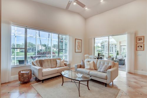 5407 Landon Cir, Boynton Beach FL 33437-1672 exterior