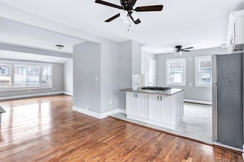 41 Spg St, Milford CT 06460-5052 exterior