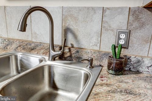 504 Poplar St, Lancaster PA  17603-5235 exterior