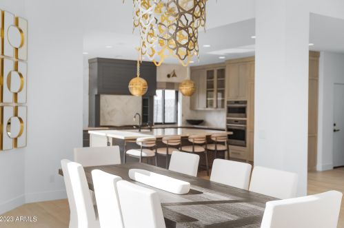 5841 Echo Canyon Cir, Phoenix AZ 85018-1243 exterior