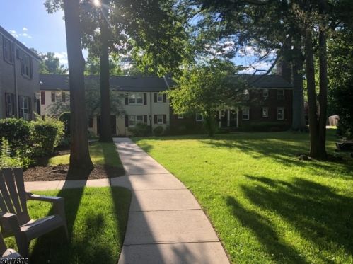 309 Lincoln Park, Cranford NJ  07016-3122 exterior