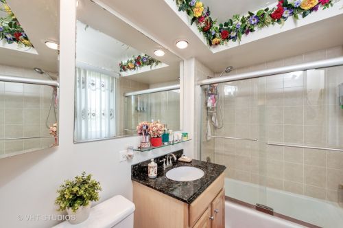 1919 Wolf Rd, Hillside IL 60162-2163 exterior