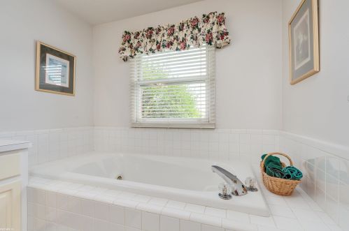 16820 Renee Dr, Macomb Township MI 48042-2324 exterior