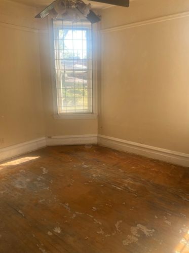 6805 Champlain Ave, Chicago IL 60637-4114 exterior