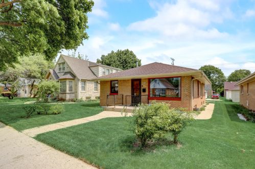 5006 65th St, Milwaukee, WI 53220-4504