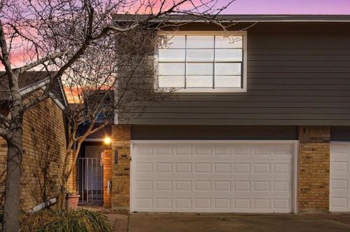 7241 Coronado Cir, Austin, TX 78752-2008