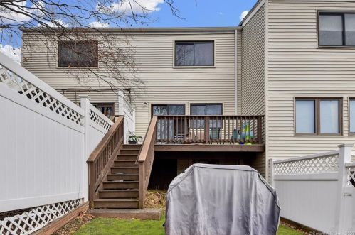 13 Spice Hill Dr, Wallingford CT  06492-4338 exterior