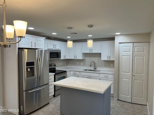 1608 58th Ave, Phoenix, AZ 85035-4942