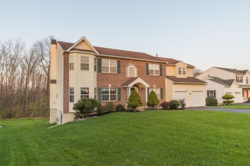 135 Butternut Dr, Pottstown, PA 19464-1572