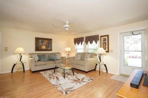 700 100 Ave, Naples FL 34108-2237 exterior