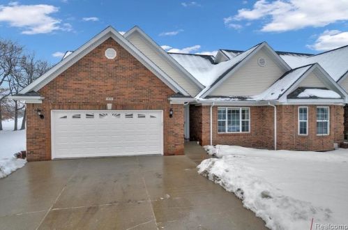 418 Devonshire Dr, Lake Nepessing, MI 48446-4796