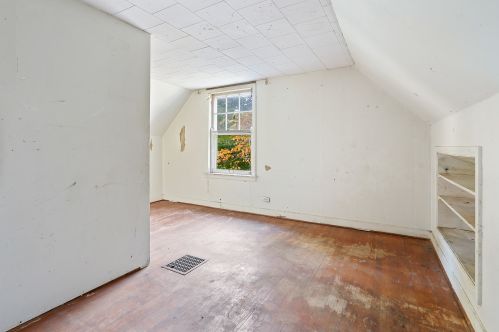 10100 Bensley Ave, Chicago IL 60617-6129 exterior