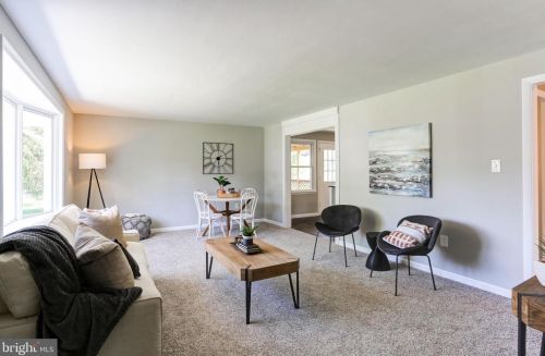 2926 Fleetwood Dr, Lancaster, PA 17601-2016