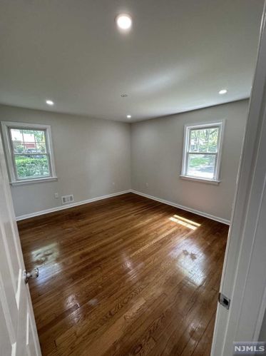 796 Stelton St, Teaneck NJ  07666-5344 exterior